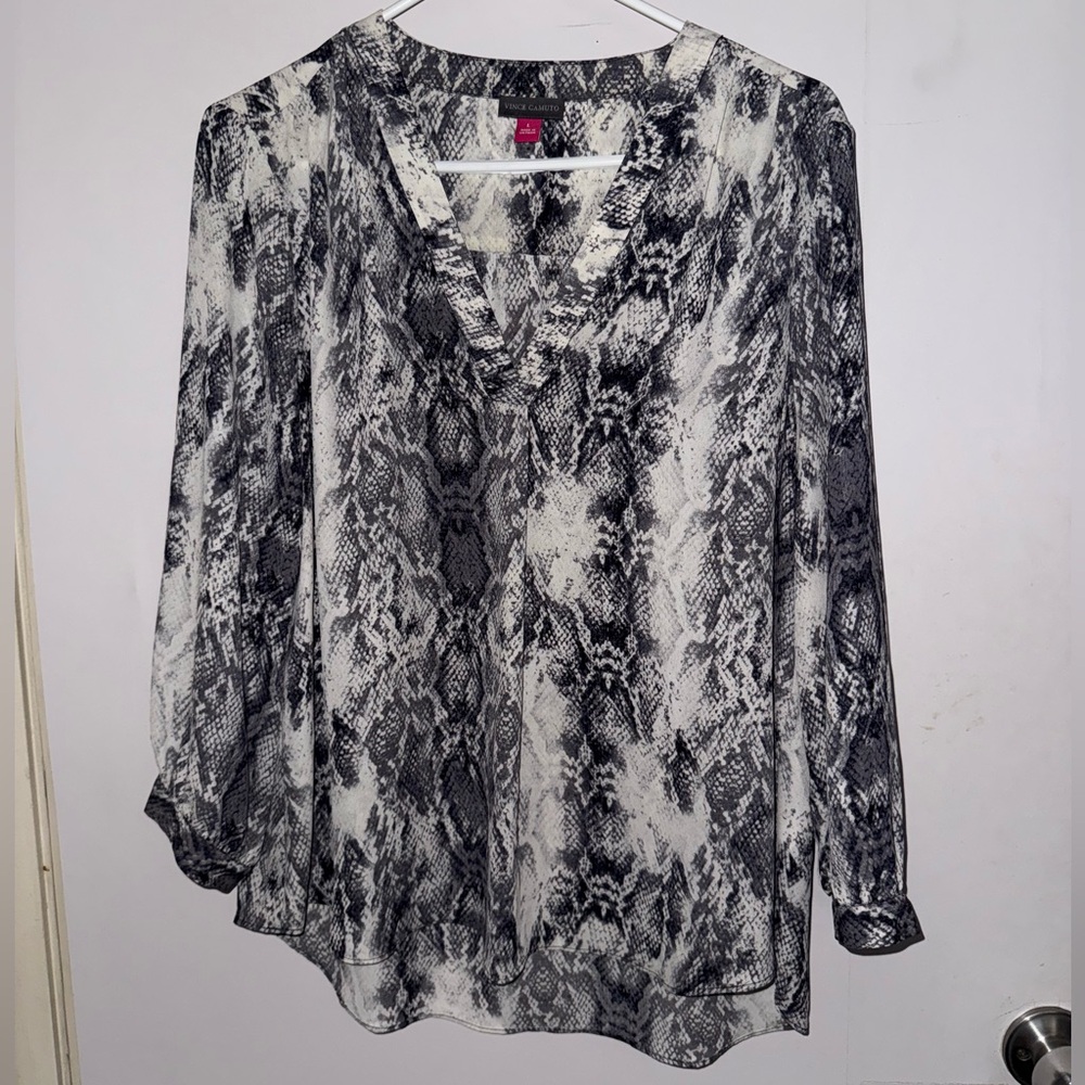 Vince Camuto Black and White Blouse Chic Top